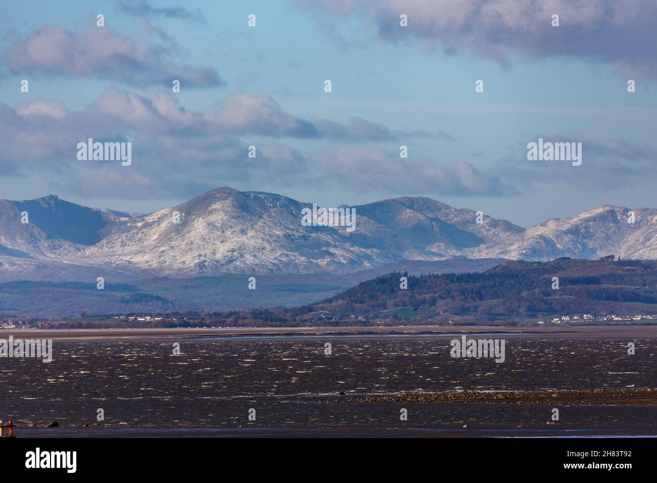 Heysham, Lancashire, Royaume de U nité.27 novembre 2021.La première neige de l'hiver sur les Fells de Southlakeland crédit: PN News/Alamy Live News Banque D'Images