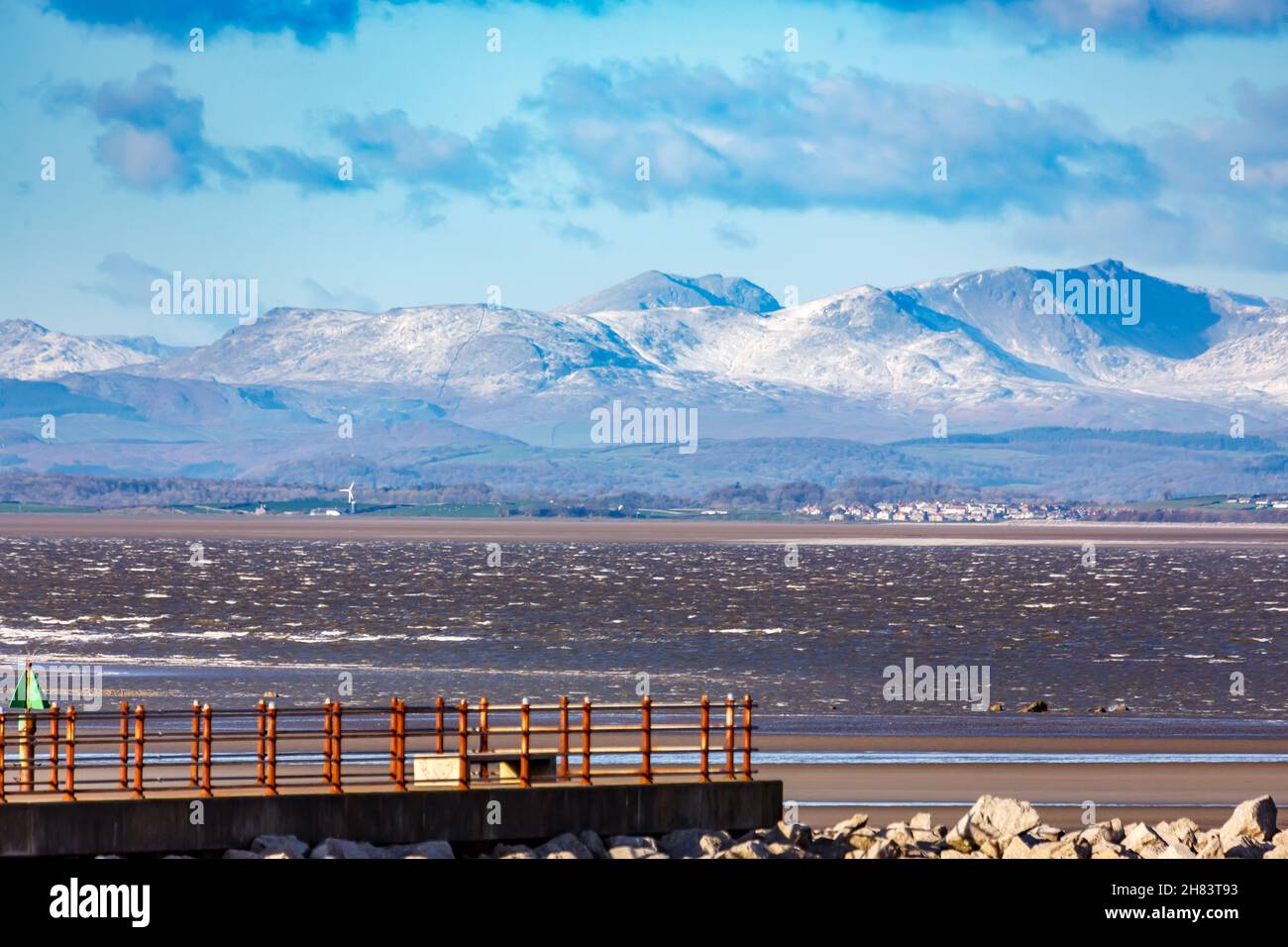 Heysham, Lancashire, Royaume de U nité.27 novembre 2021.La première neige de l'hiver sur les Fells de Southlakeland crédit: PN News/Alamy Live News Banque D'Images