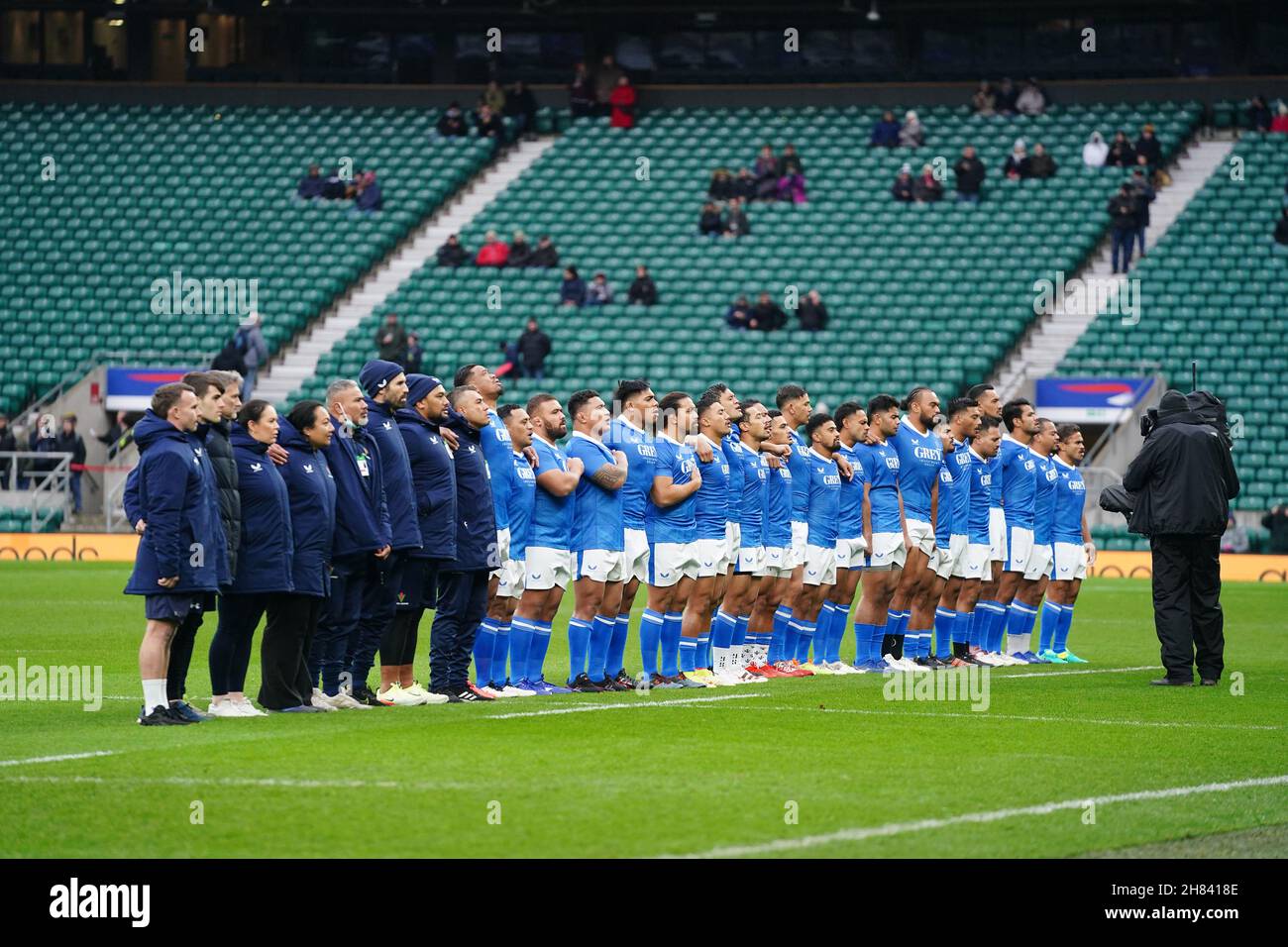 Les Samoa Mau chantent leur hymne national au stade de Twickenham après l'annulation de leur match avec les Barbarians.Date de la photo: Samedi 27 novembre 2021.Voir l'histoire de PA RUGBYU Barbarians.Le crédit photo devrait se lire comme suit : David Davies/PA Wire.RESTRICTIONS : l'utilisation est soumise à des restrictions.Utilisation éditoriale uniquement, aucune utilisation commerciale sans le consentement préalable du détenteur des droits. Banque D'Images