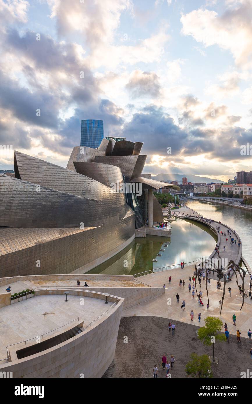 Musée Guggenheim dans la ville basque de Bilbao, dans le nord de l'Espagne Banque D'Images
