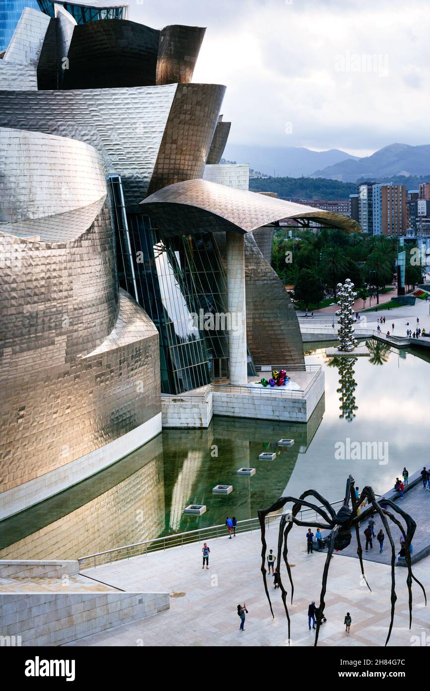 Musée Guggenheim dans la ville basque de Bilbao, dans le nord de l'Espagne Banque D'Images