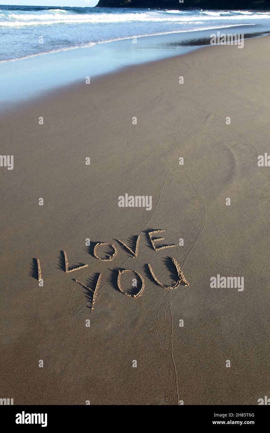 Je t'aime écrit dans le sable à la plage Banque D'Images