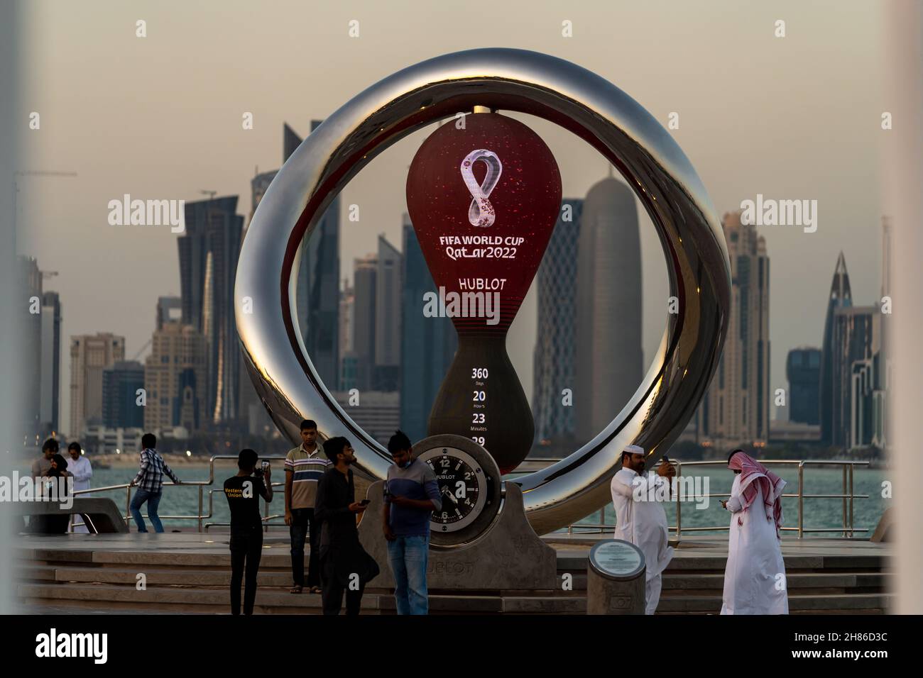 Compte à rebours de la coupe du monde de la FIFA 2022 sur la corniche de Doha, 25 novembre 2022, Doha, Qatar. Banque D'Images