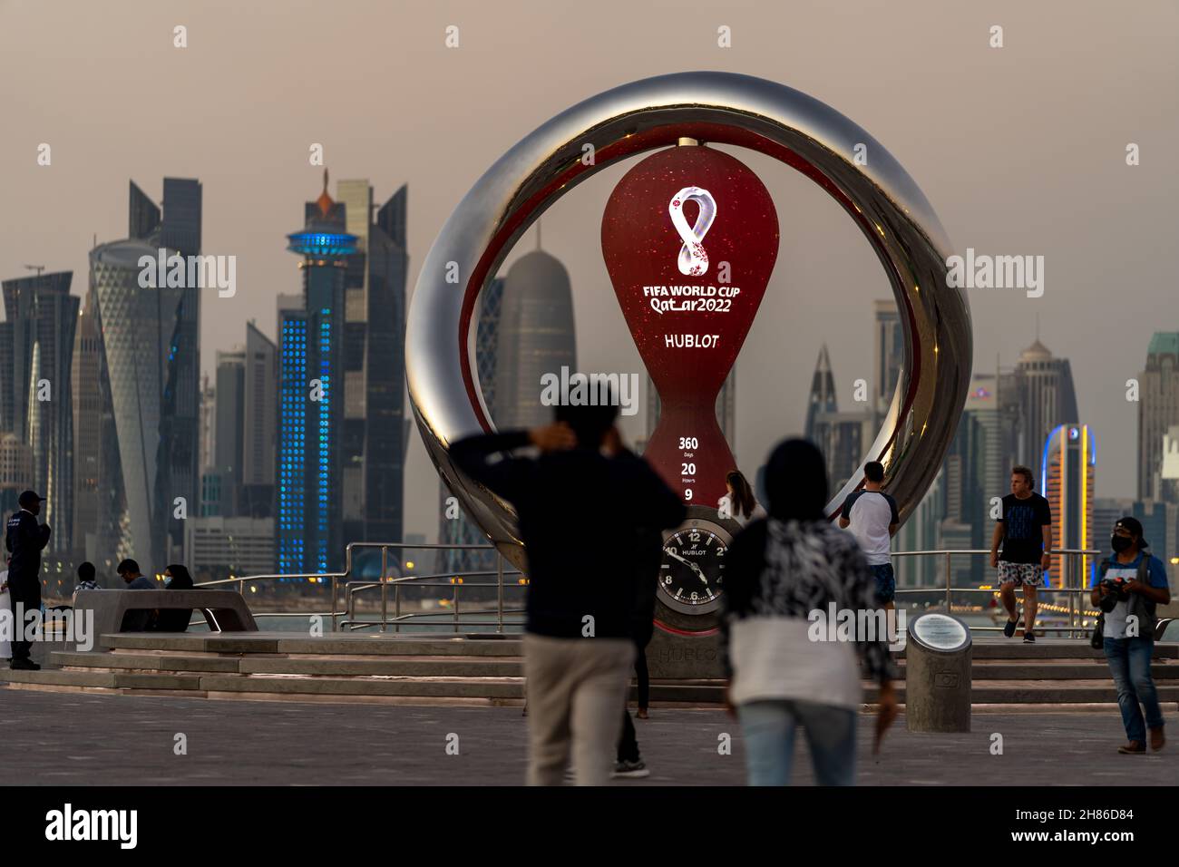 Compte à rebours de la coupe du monde de la FIFA 2022 sur la corniche de Doha, 25 novembre 2022, Doha, Qatar. Banque D'Images