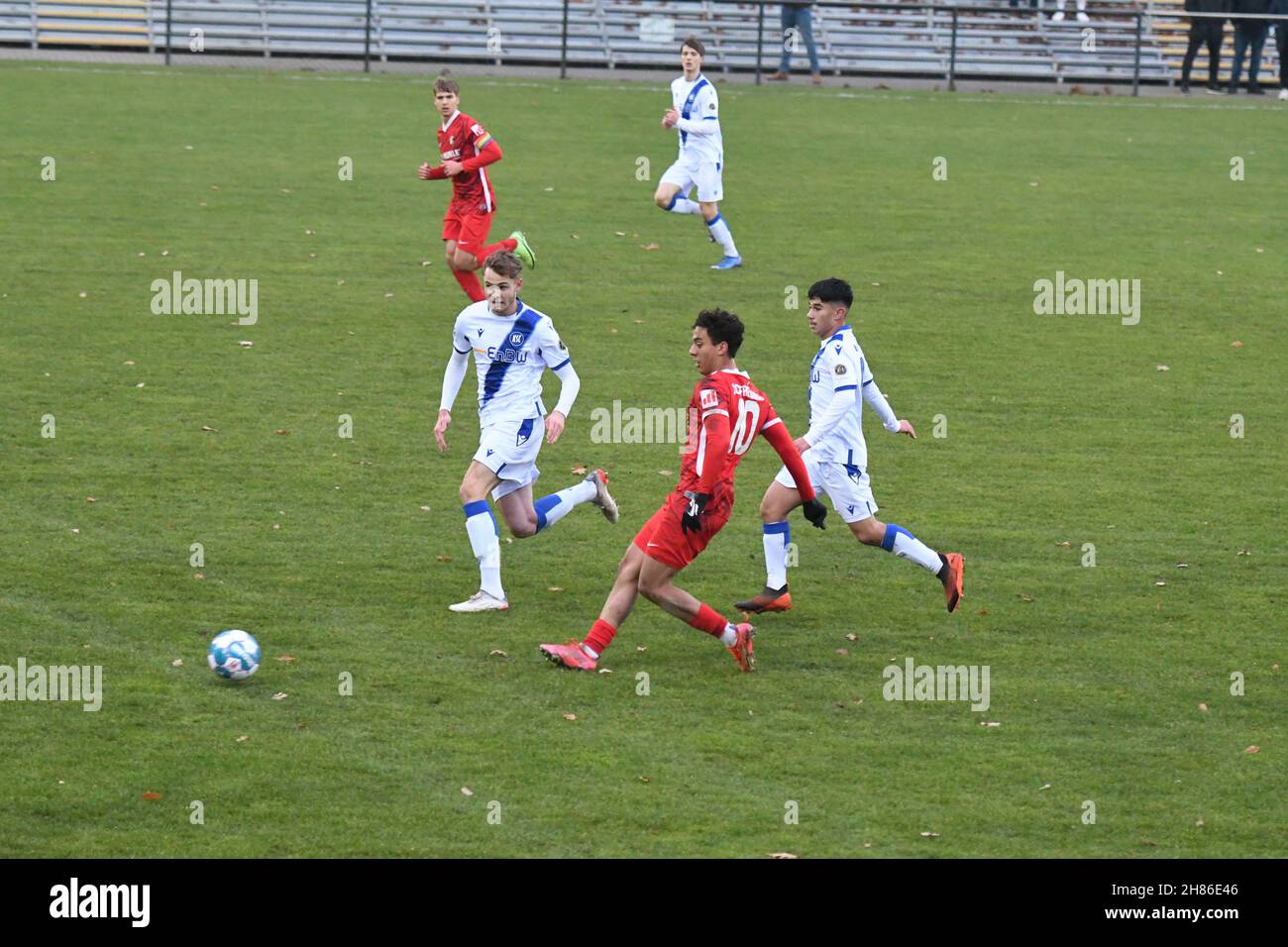 KSC U19 A-Junioren Bundesliga gegen SC Freiburg, ligue des jeunes Karlsruhe Wildpark Karlsruher SC 26.Novembre 2021 Banque D'Images