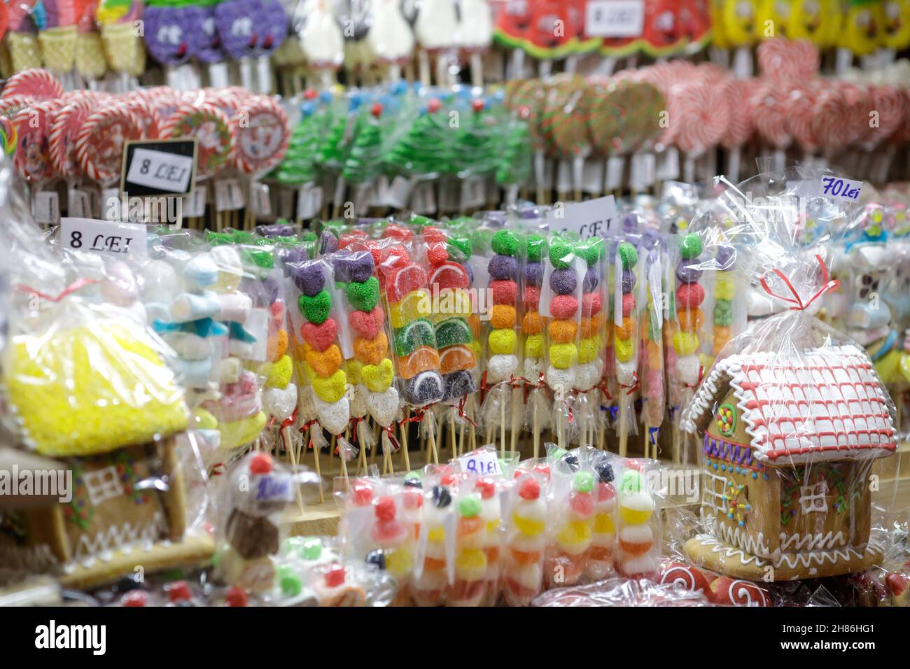Bucarest, Roumanie - 26 novembre, 2021: Détails avec divers bonbons de Noël à une foire de Noël. Banque D'Images