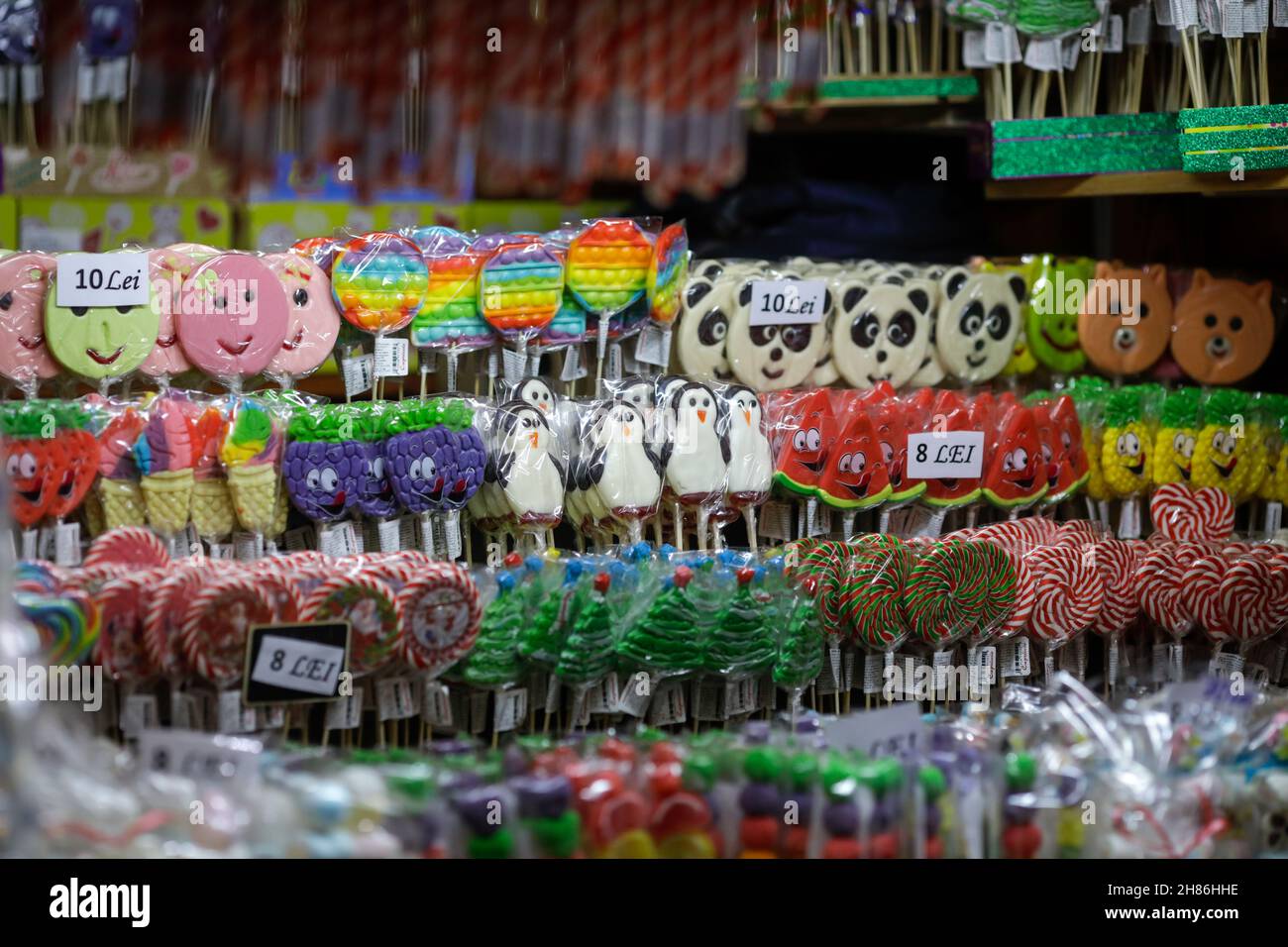 Bucarest, Roumanie - 26 novembre, 2021: Détails avec divers bonbons de Noël à une foire de Noël. Banque D'Images