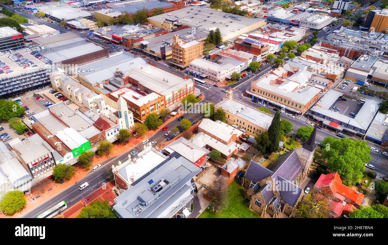 Ville rurale et industrielle régionale d'Albury, en Australie, sur une frontière entre la Nouvelle-Galles du Sud et Victoria, vue aérienne en haut. Banque D'Images