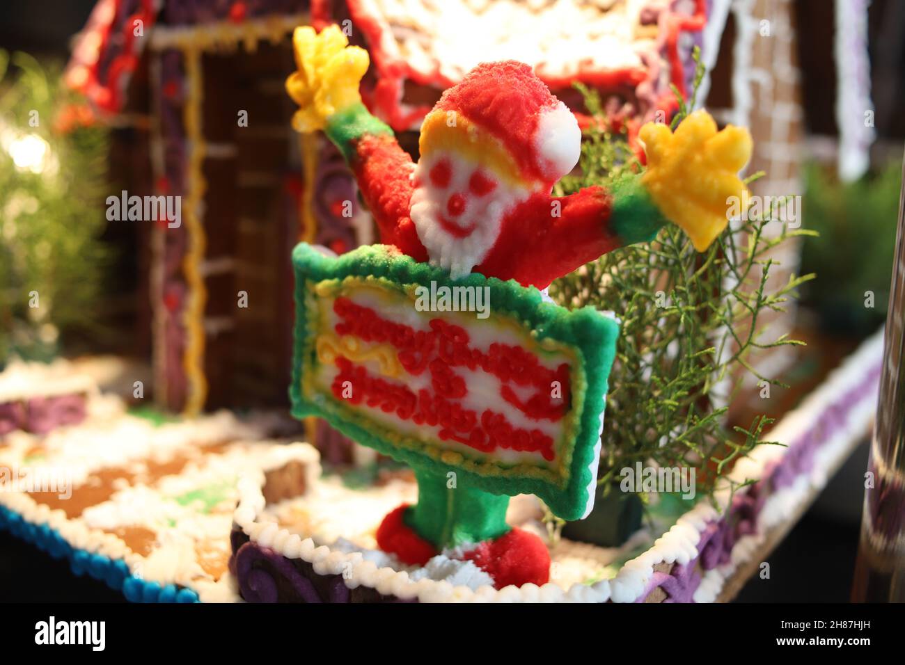 Malang, Indonésie : 04 décembre 2020 : belle maison au gingembre avec décoration de Noël.Pain d'épice de Noël, père Noël, maison, arbre. Banque D'Images