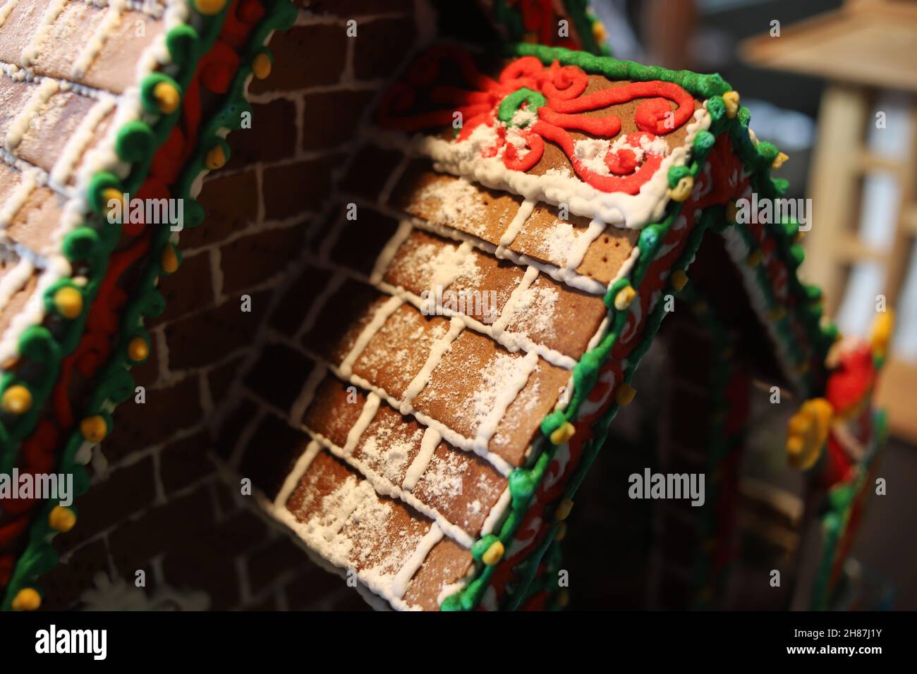 Malang, Indonésie : 04 décembre 2020 : belle maison au gingembre avec décoration de Noël.Pain d'épice de Noël, père Noël, maison, arbre. Banque D'Images
