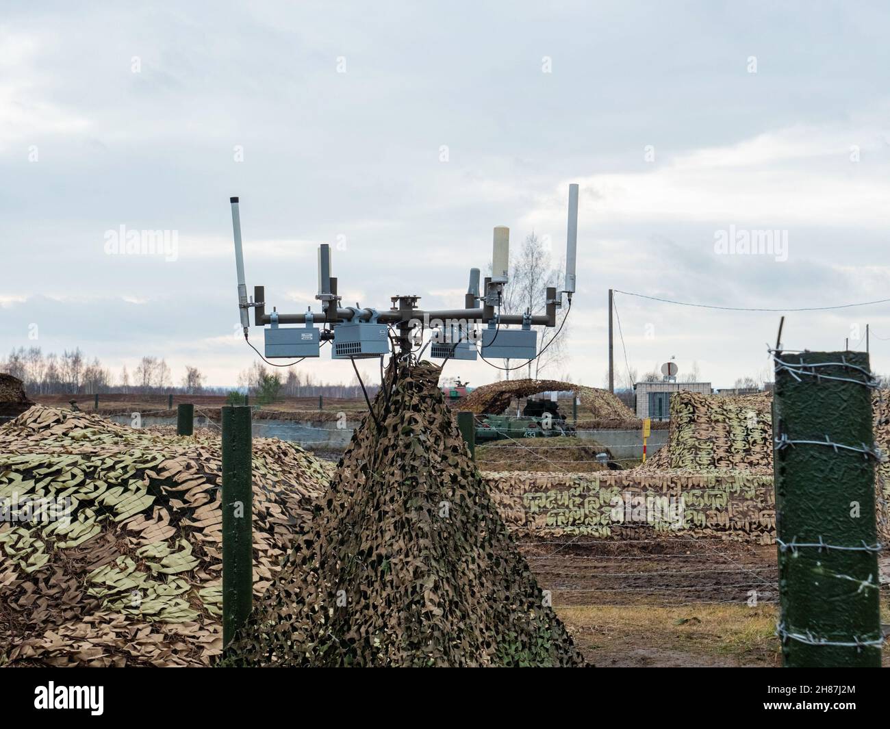 Stations radar militaires russes modernes.Moyens de guerre radio et  électronique de l'armée.Equipement radiotechnique.Intelligence des signaux. Radio troupes électroniques Photo Stock - Alamy