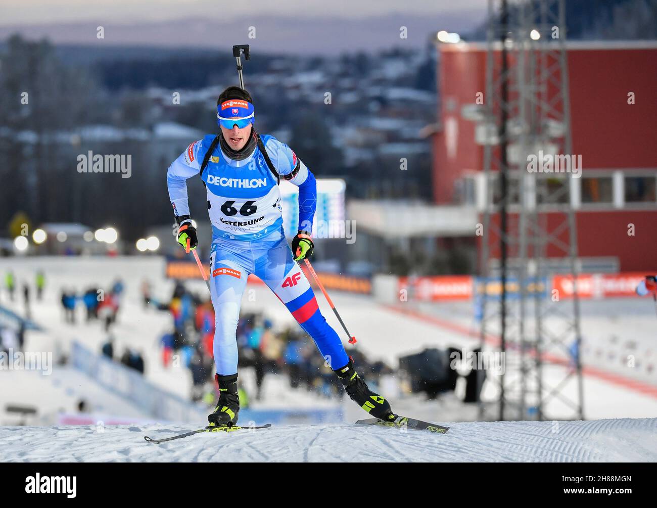Maten Baloga de Slovaquie en action pendant la course de sprint de 10 km masculin à la saison de biathlon de la coupe du monde de l'IBU, ouverture au stade de ski d'Ostersund à Ostersund, dans le nord de la Suède, le 28 novembre 2021.Photo: Anders Wiklund / TT / code 10040 *** SUÈDE OUT *** Banque D'Images