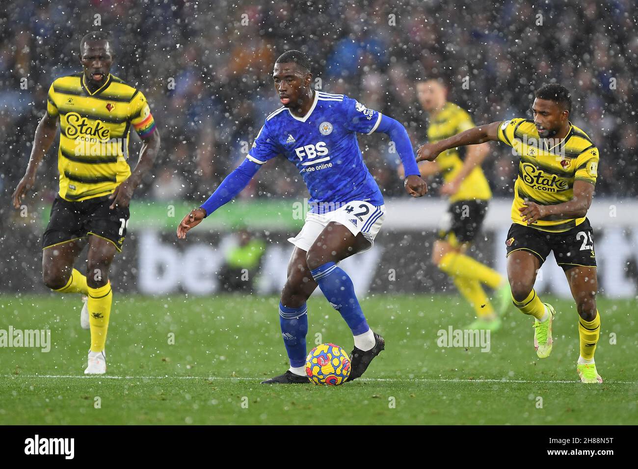 LEICESTER, GBR.28 NOV Boubakary Soumare de Leicester City en action pendant le match de Premier League entre Leicester City et Watford au King Power Stadium de Leicester le dimanche 28 novembre 2021.(Credit: Jon Hobley | MI News) Credit: MI News & Sport /Alay Live News Banque D'Images