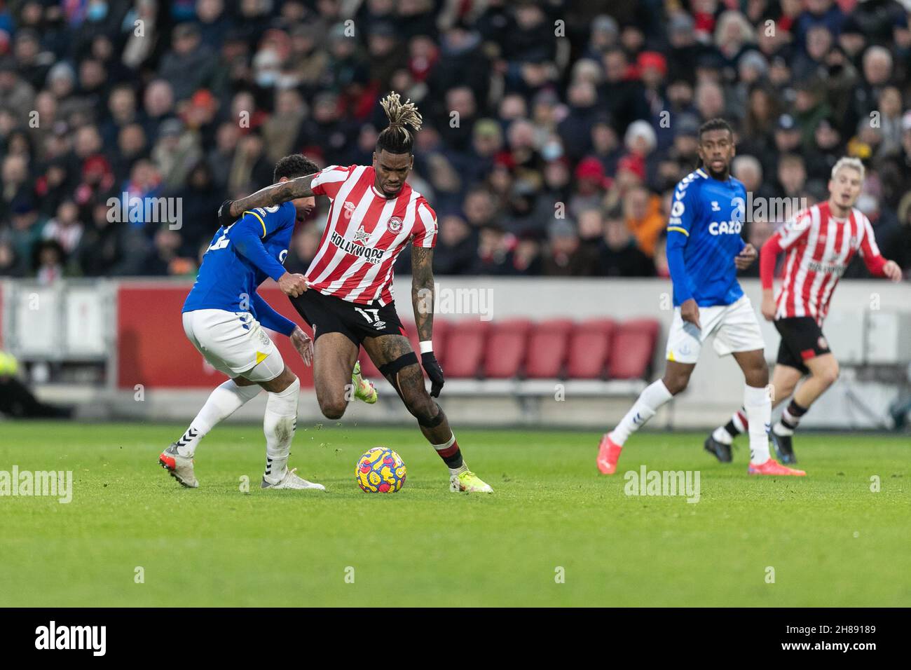 LONDRES, GBR.28 NOV Ivan Toney de Brentford en action pendant le match de la Premier League entre Brentford et Everton au stade communautaire de Brentford, Brentford, le dimanche 28 novembre 2021.(Crédit : Juan Gasparini | ACTUALITÉS MI) crédit : ACTUALITÉS MI et sport /Actualités Alay Live Banque D'Images