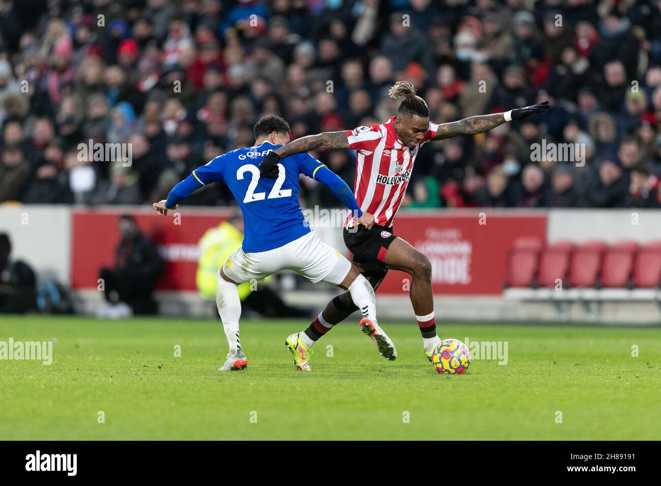 LONDRES, GBR.28 NOV Ivan Toney de Brentford en action pendant le match de la Premier League entre Brentford et Everton au stade communautaire de Brentford, Brentford, le dimanche 28 novembre 2021.(Crédit : Juan Gasparini | ACTUALITÉS MI) crédit : ACTUALITÉS MI et sport /Actualités Alay Live Banque D'Images