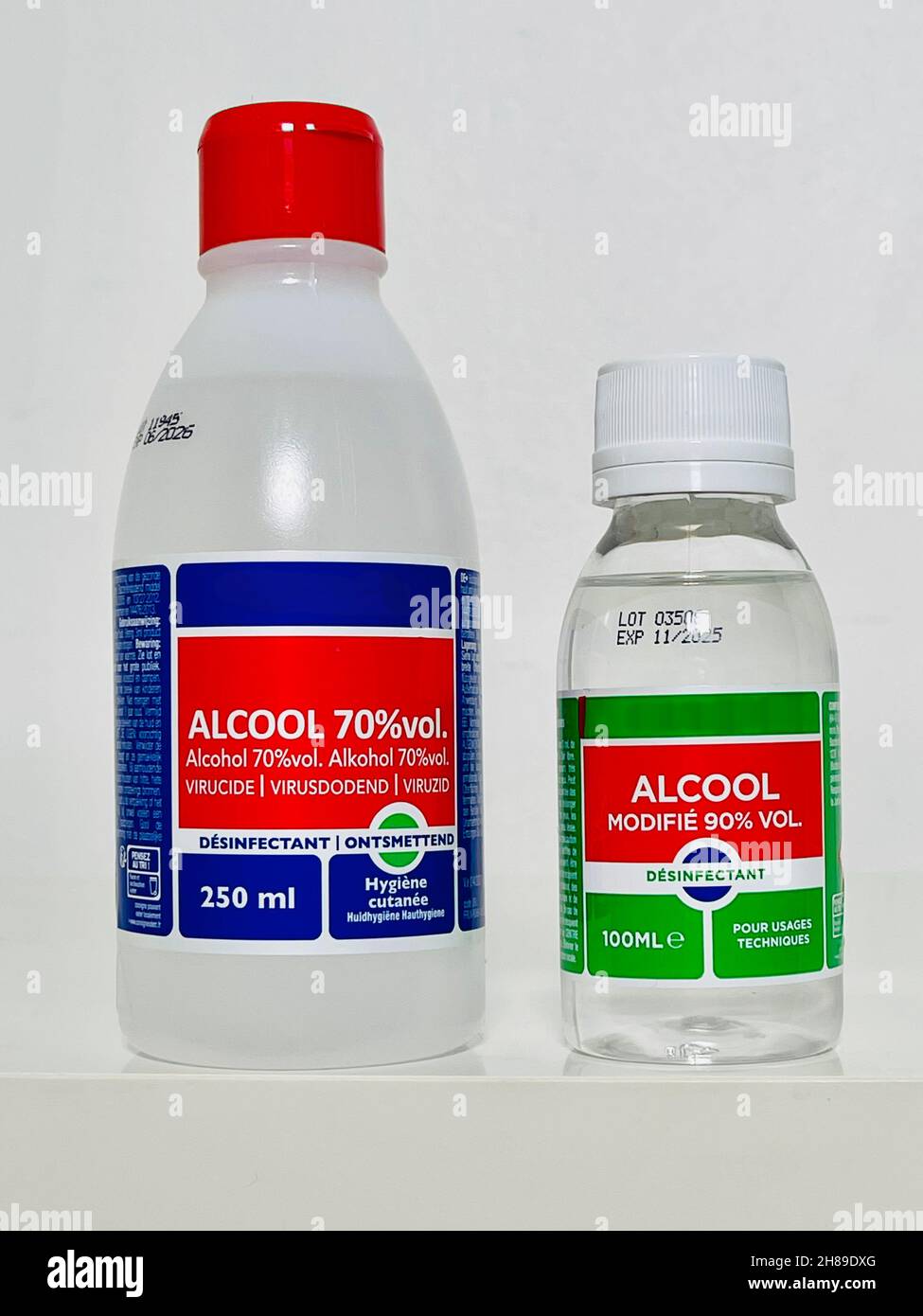 Alcool à 90 et 70 Photo Stock - Alamy