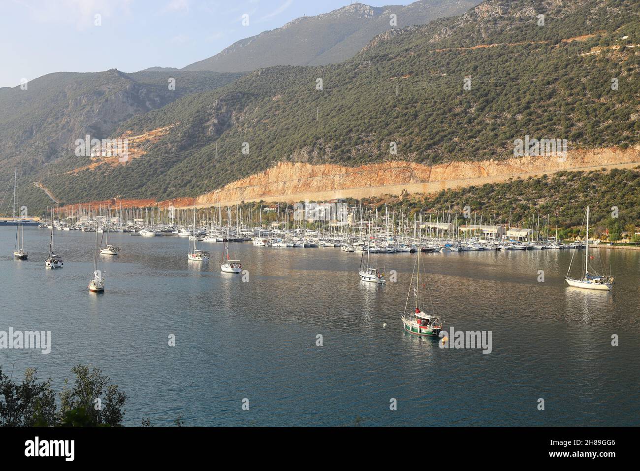 Kas, Turquie.15 novembre 2021 : magnifique baie dans la mer Meddjiteranienne avec yachts.Kas, Antalya Banque D'Images