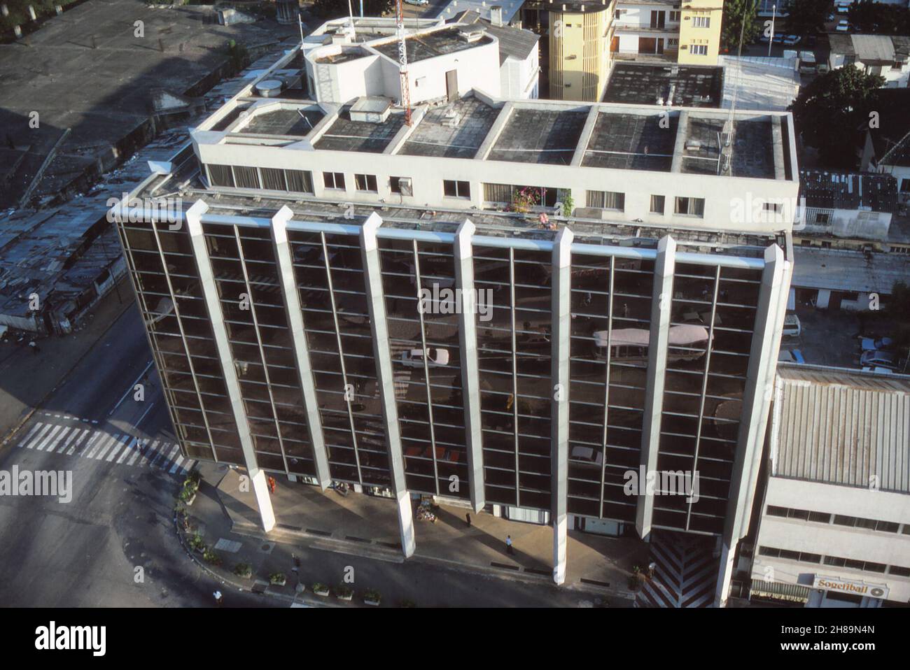 Abidjan, Côte d'Ivoire - immeuble Botreau Roussel, novembre 1986 ...