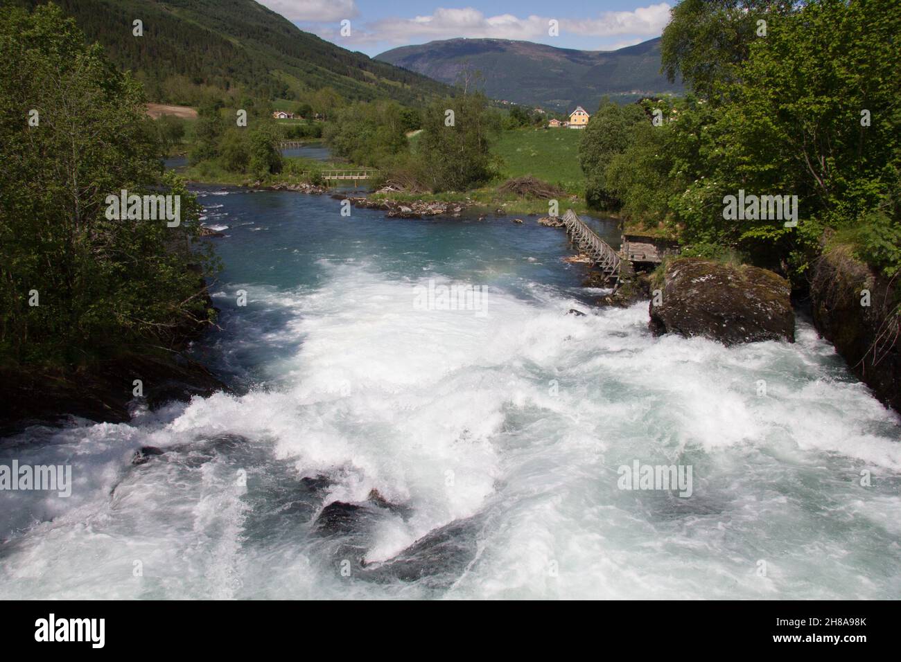 Laukifossen, rivière Oldeelva, Olden, Norvège.Comté de Sogn og Fjordane. Banque D'Images