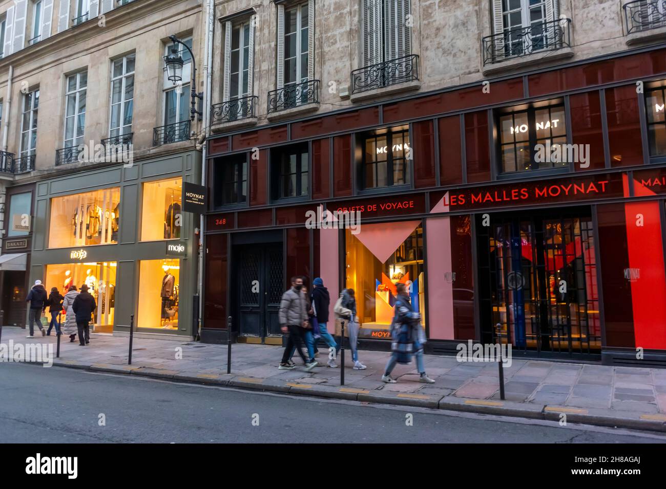 Paris, France, scènes de rue, Noël à Paris, rue Saint Honoré, Boutiques de luxe, magasins, personnes Walking rue commerçante de Paris, quartier de Paris Banque D'Images