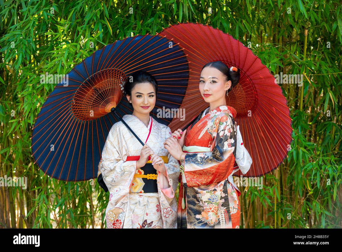 Trois femmes, portant des kimonos traditionnels, à Shimoda, au Japon Photo  Stock - Alamy