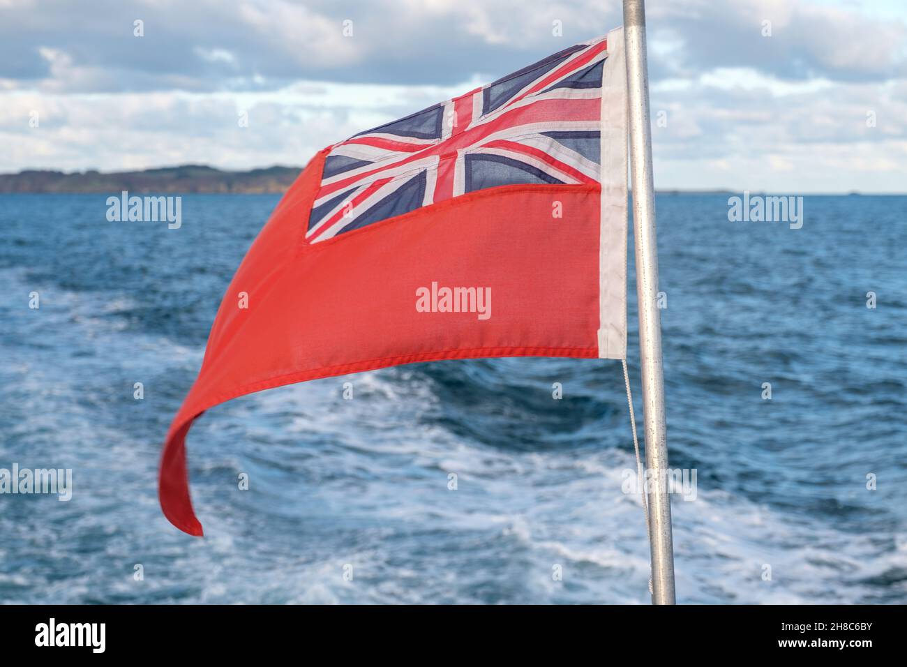Red Ensign a effectué un vol à partir d'un navire à passagers dans la Manche Banque D'Images