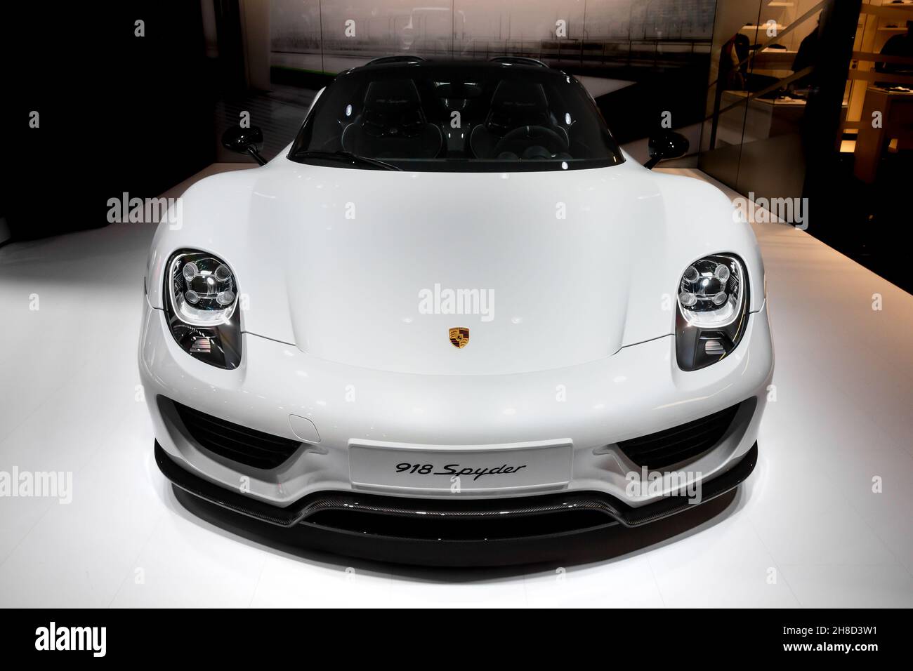 La voiture de sport hybride enfichable Porsche 918 Spyder présentée au 85e salon international de l'automobile de Genève.3 mars 2015 Banque D'Images