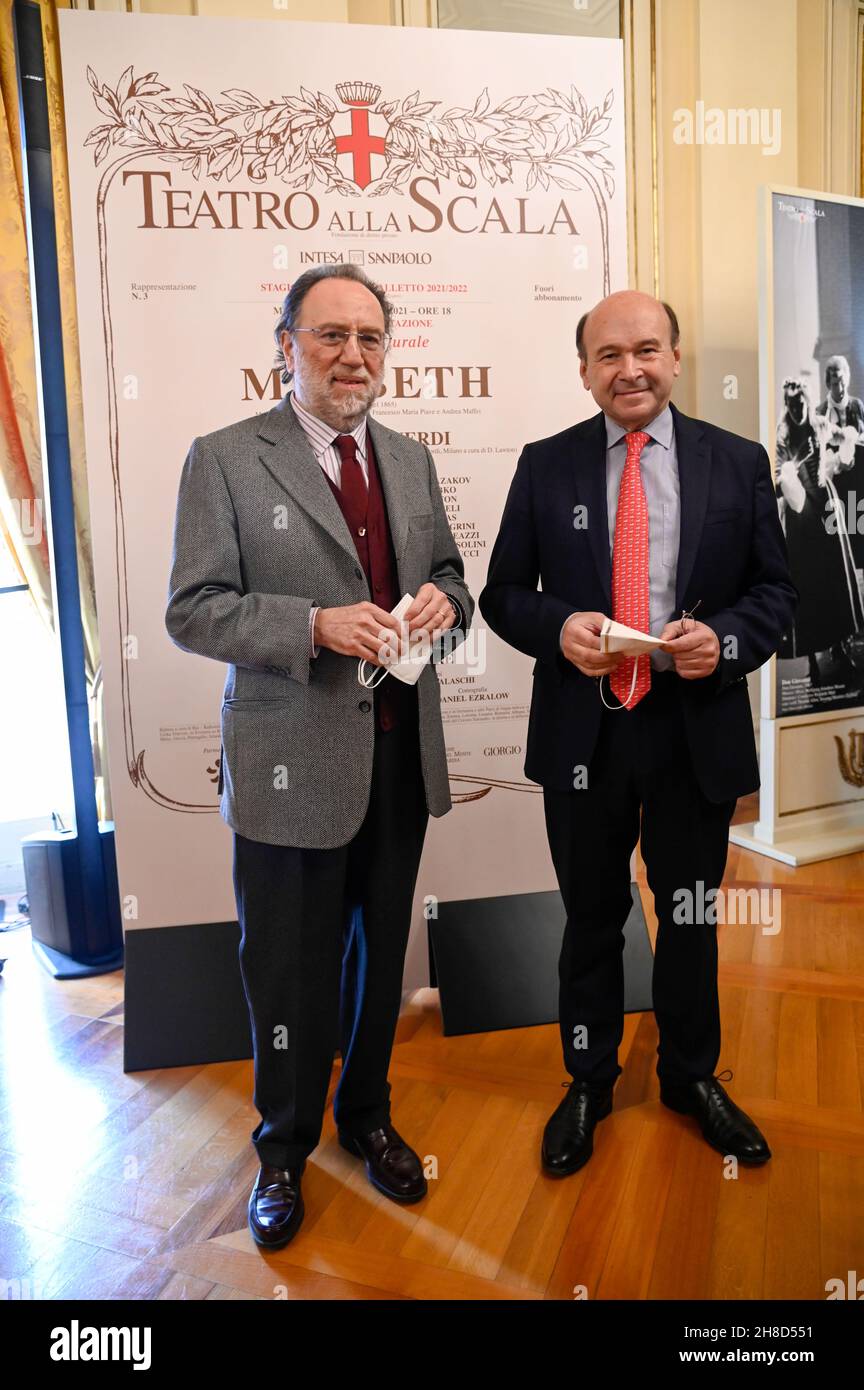 Milan, Italie.29 novembre 2021.Milan -Teatro alla Scala Présentation de la première - Macbeth- dans la photo: Riccardo Chailly, Dominique Meyer crédit: Agence de photo indépendante/Alamy Live News Banque D'Images