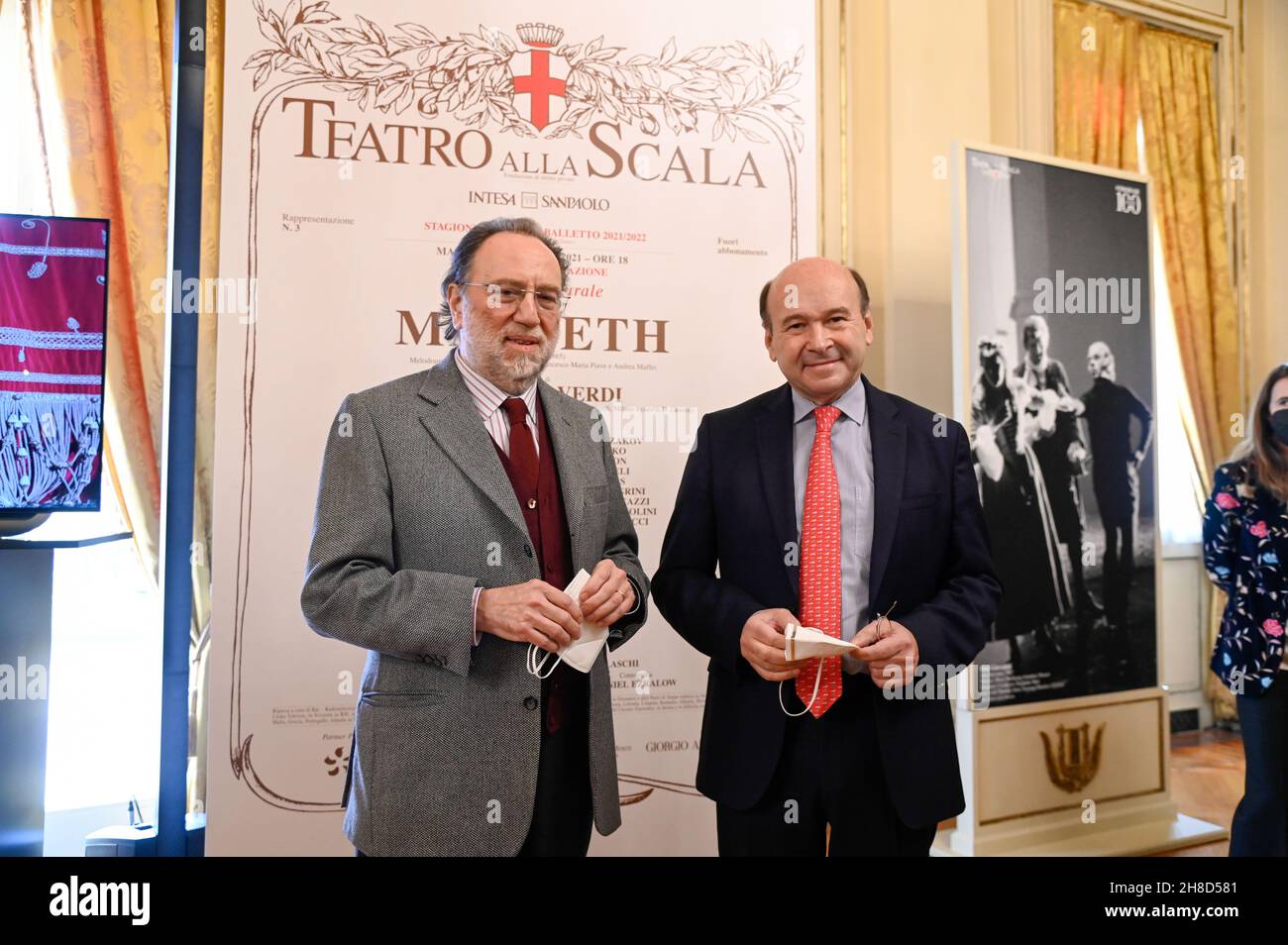 Milan, Italie.29 novembre 2021.Milan -Teatro alla Scala Présentation de la première - Macbeth- dans la photo: Riccardo Chailly, Dominique Meyer crédit: Agence de photo indépendante/Alamy Live News Banque D'Images