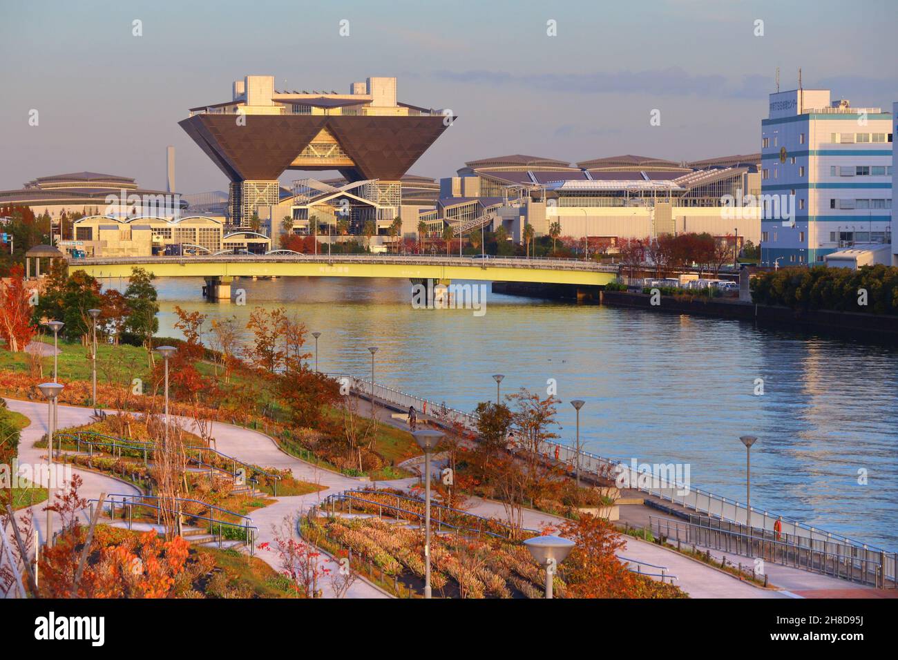 TOKYO, JAPON - 2 DÉCEMBRE 2016 : architecture moderne de Tokyo Big Sight au Japon.Le centre des congrès et des expositions est situé dans le quartier Ariake o Banque D'Images