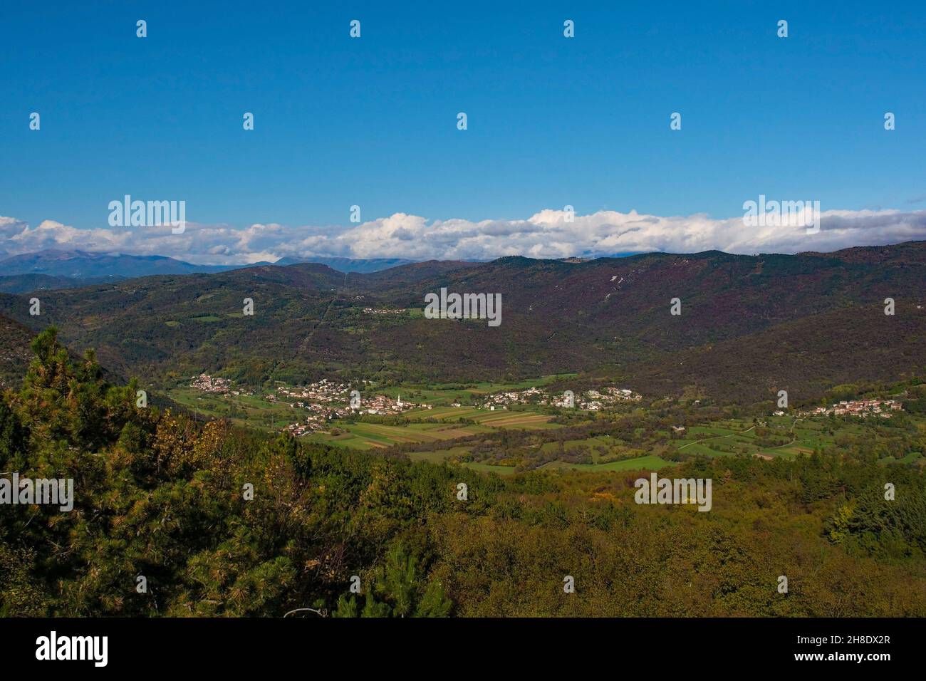 Vue depuis le sommet du mont Skabrije près de Nova Gorica, dans l'ouest de la Slovénie Banque D'Images