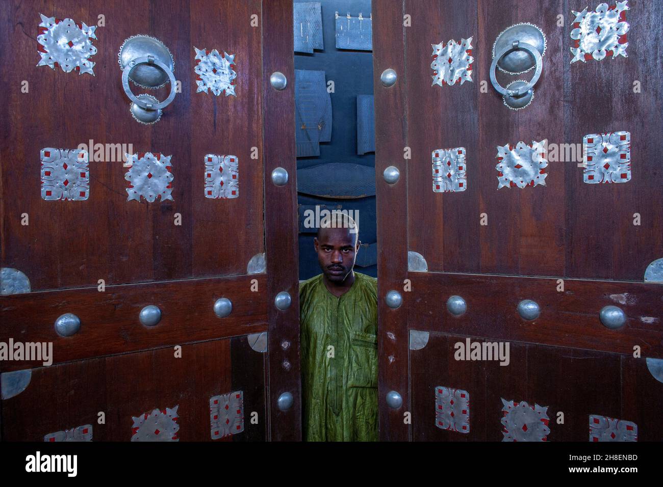 Portes du centre de recherche de l'Institut Ahmed Baba à Tombouctou , Mali , Afrique de l'Ouest . Banque D'Images