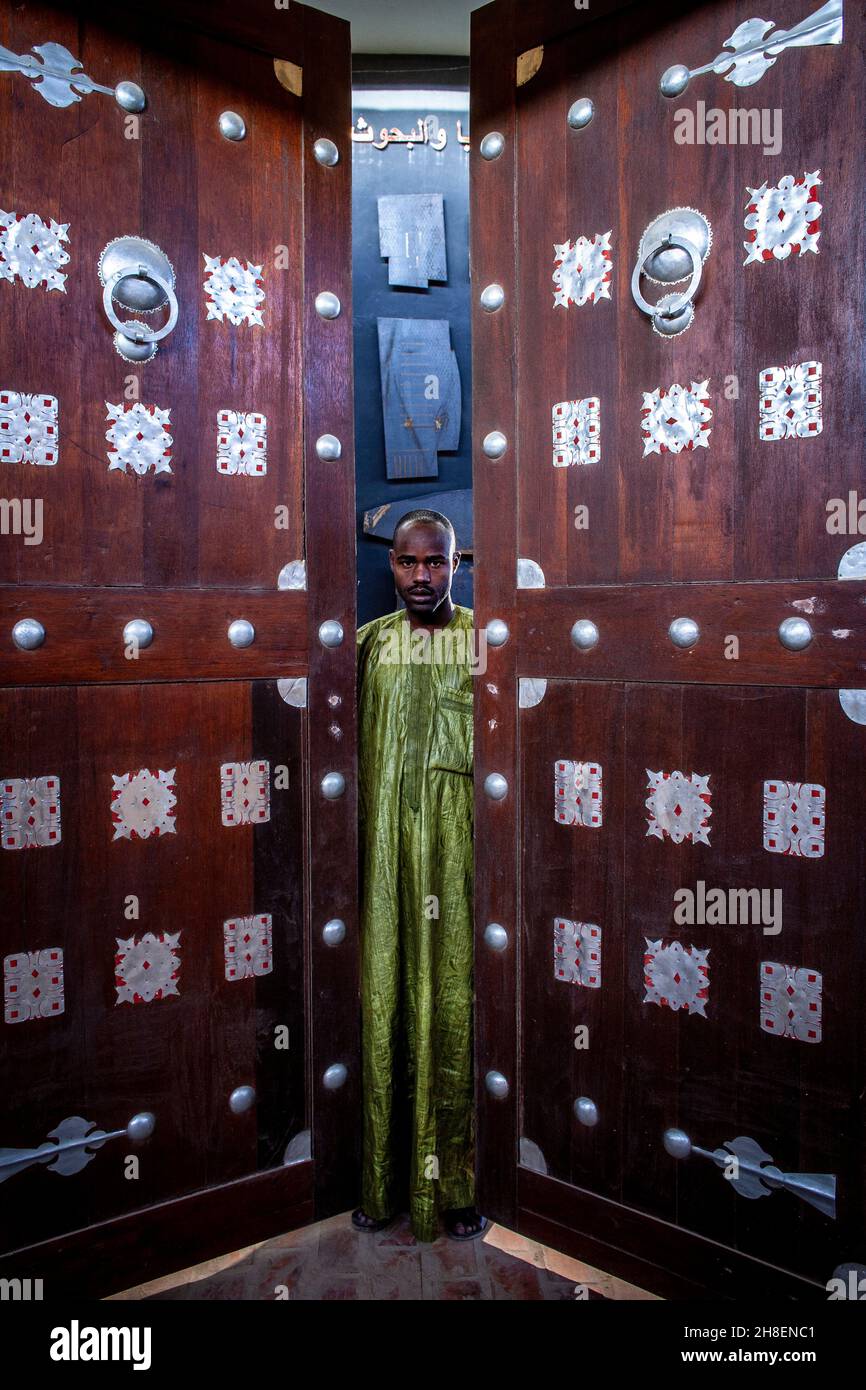 Portes du centre de recherche de l'Institut Ahmed Baba à Tombouctou , Mali , Afrique de l'Ouest . Banque D'Images