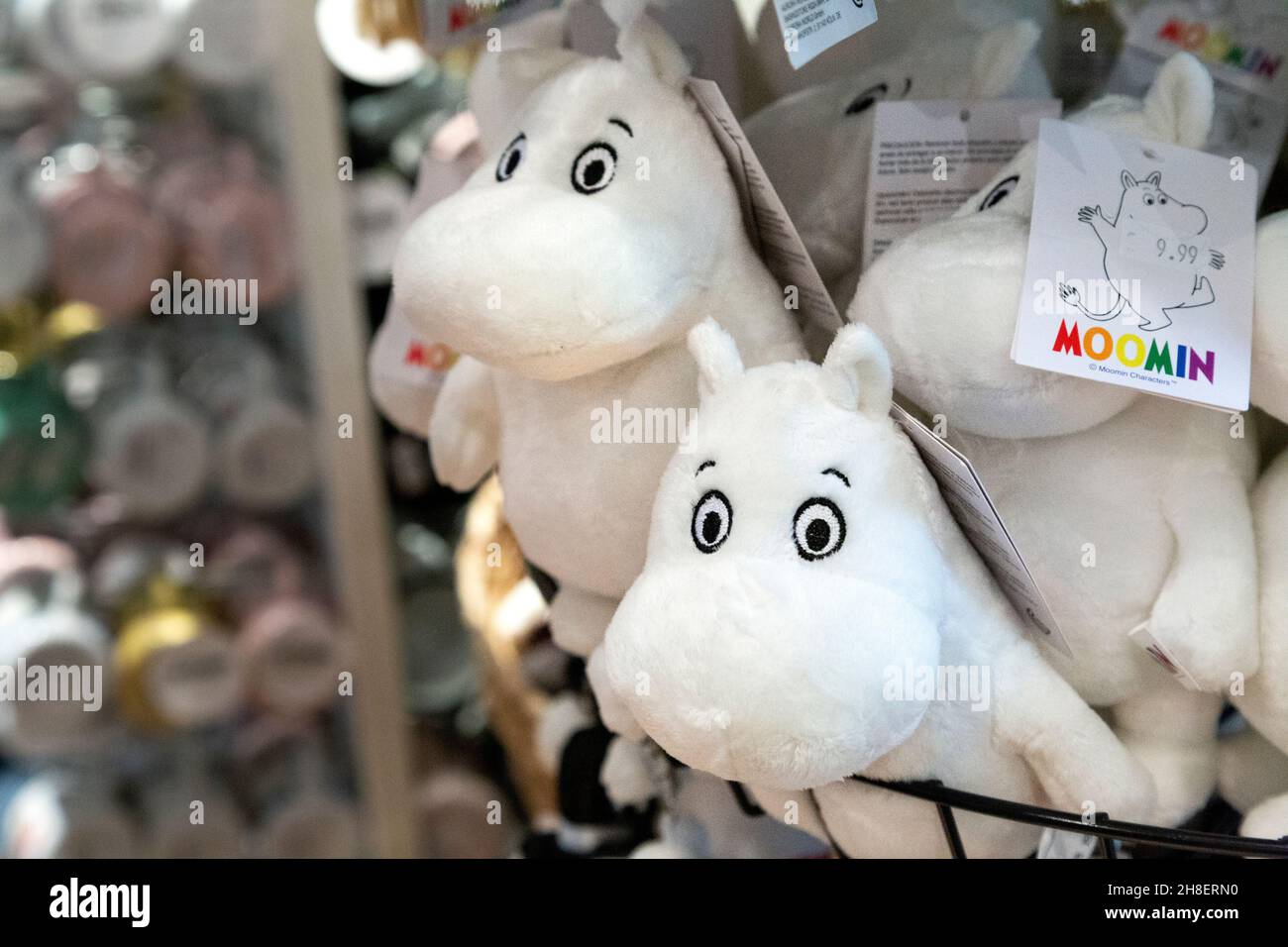 Jouets en peluche moomin au magasin Moomin de Covent Garden Market, Londres, Royaume-Uni Banque D'Images