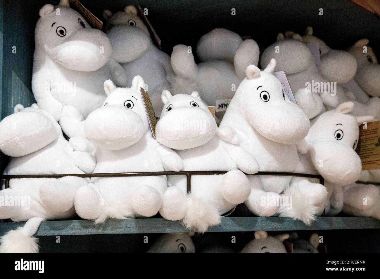Jouets en peluche moomin au magasin Moomin de Covent Garden Market, Londres, Royaume-Uni Banque D'Images