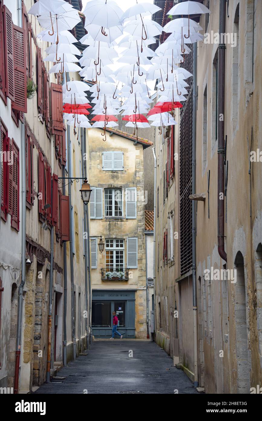 Bayonne, France - 30 octobre 2021 : volet d'art dans la rue Marsan, Bayonne, Aquitane Banque D'Images