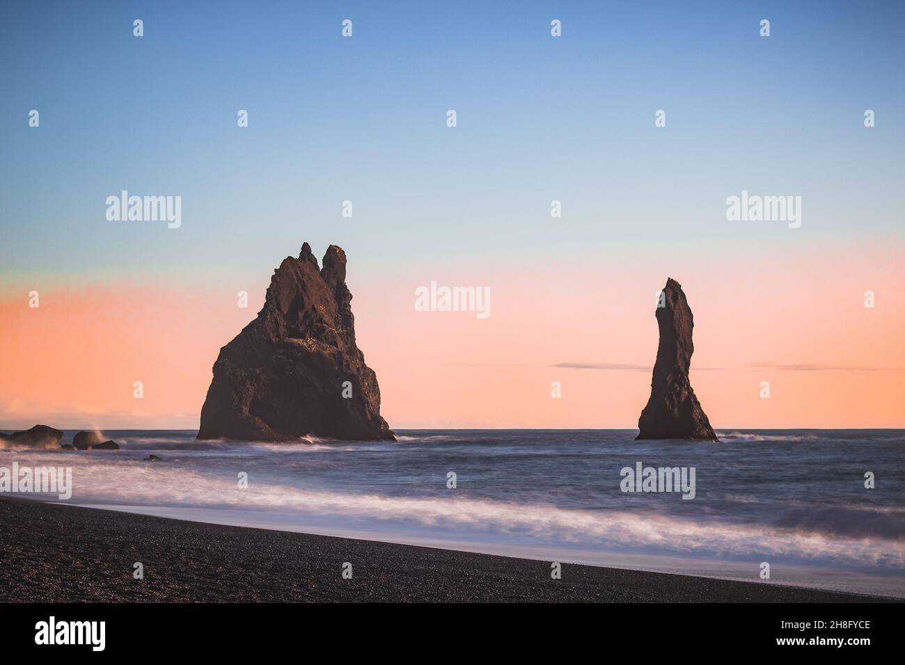 Coucher de soleil à Reynisfjara Banque D'Images