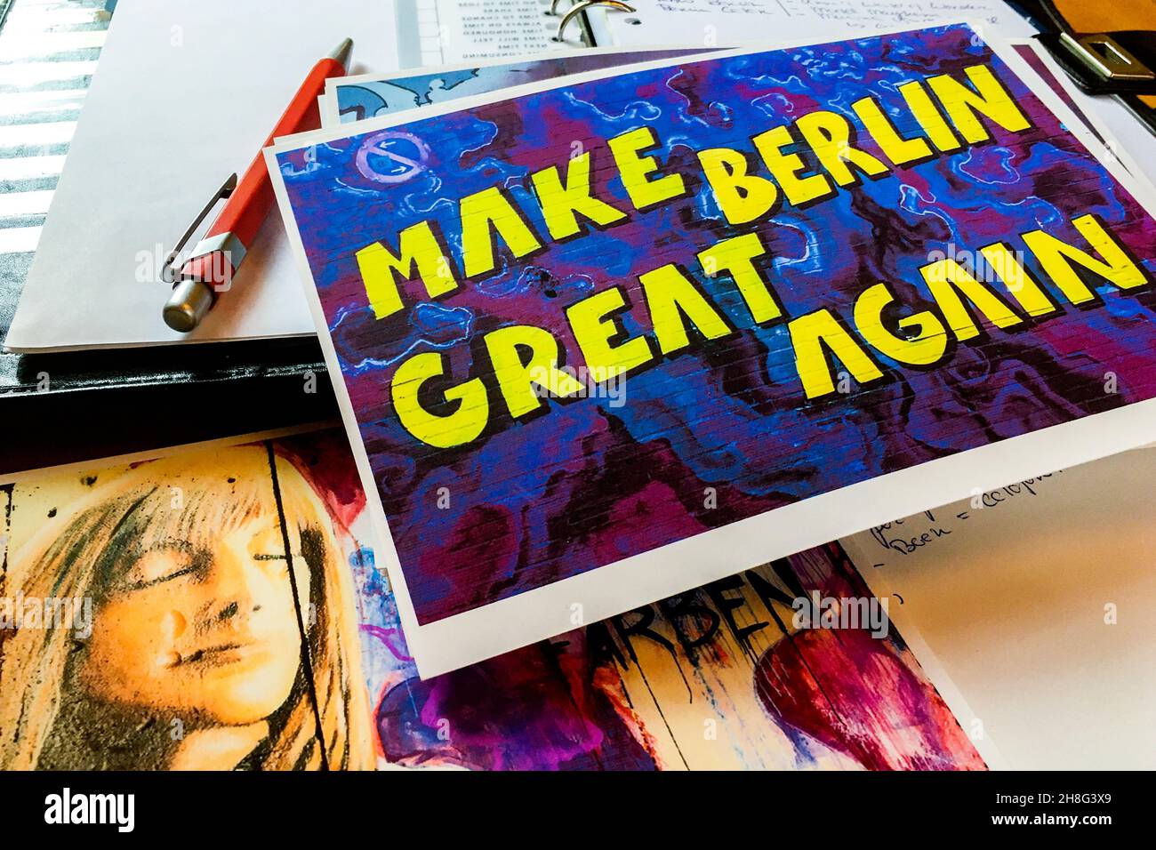 Tilburg, pays-Bas.Graffiti et Urban Street Art Book projet Dummy pour trier sur une table de studio. Banque D'Images