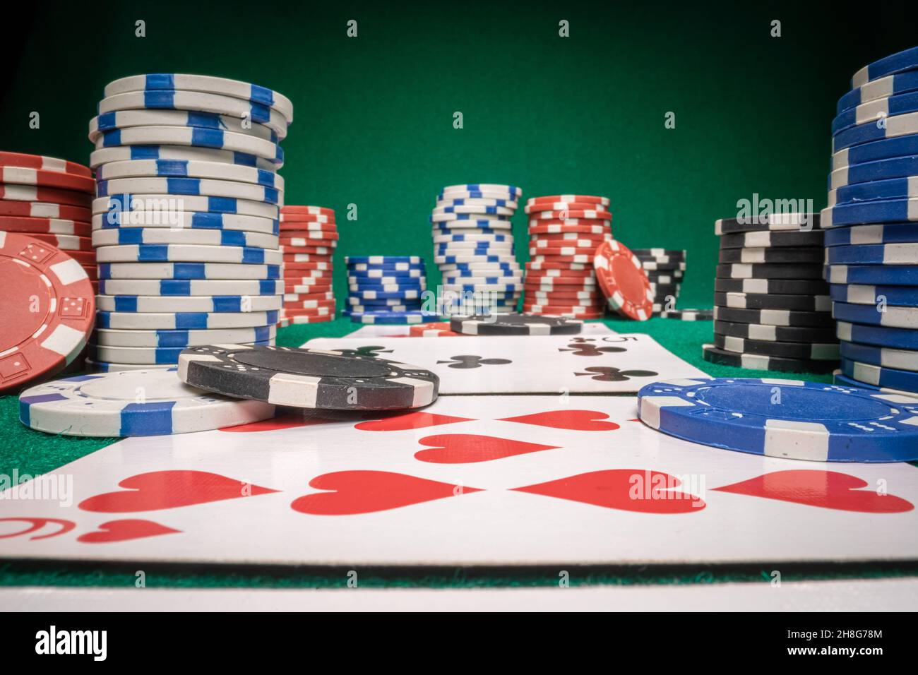 Gros plan de la table de jeu pendant le jeu.Texas Holdem.Texas holdem un jeu de poker. Banque D'Images