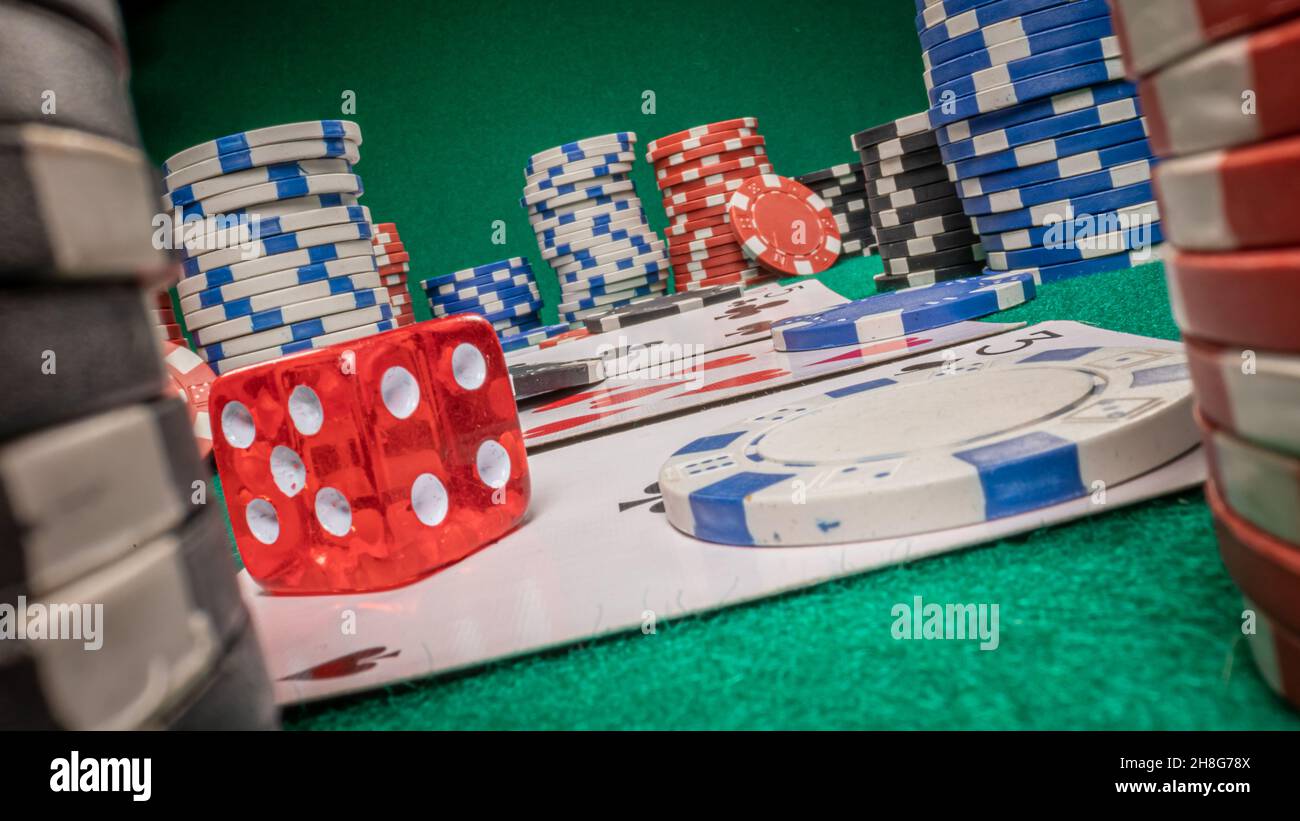 Table de jeu de poker pendant le jeu.Jeu de poker.Texas holdem un jeu de poker. Banque D'Images