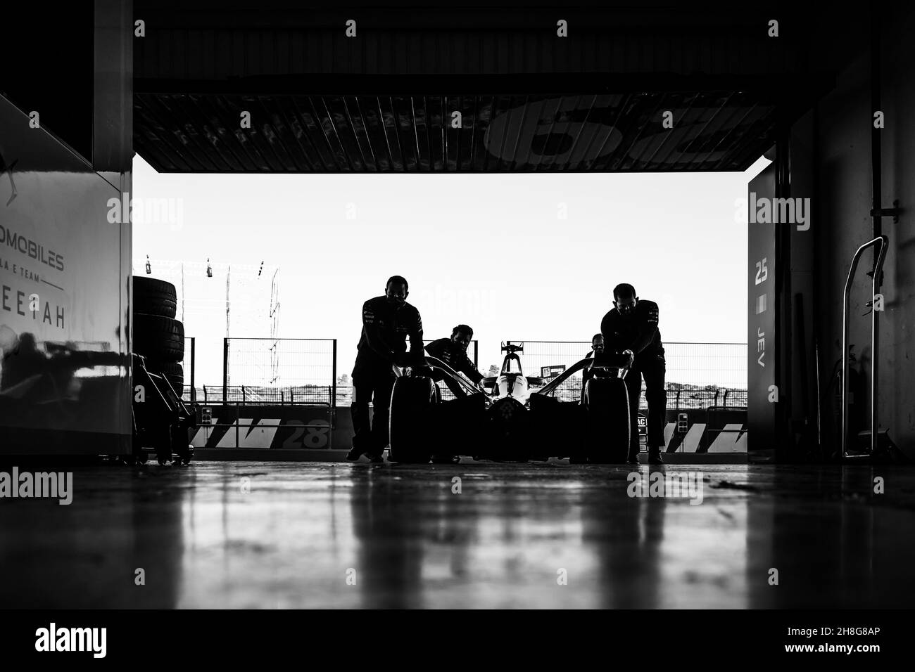 25 Vergne Jean-Eric (fra), DS Techeetah, DS E-tense FE21, action pitlane pendant les essais pré-saison du Championnat du monde de Formule E 2021-22 de la FIA, sur le circuit Ricardo Tormo du 28 novembre au 2 décembre 2021 à Valence, Espagne - Germain photo Hazard / DPPI Banque D'Images