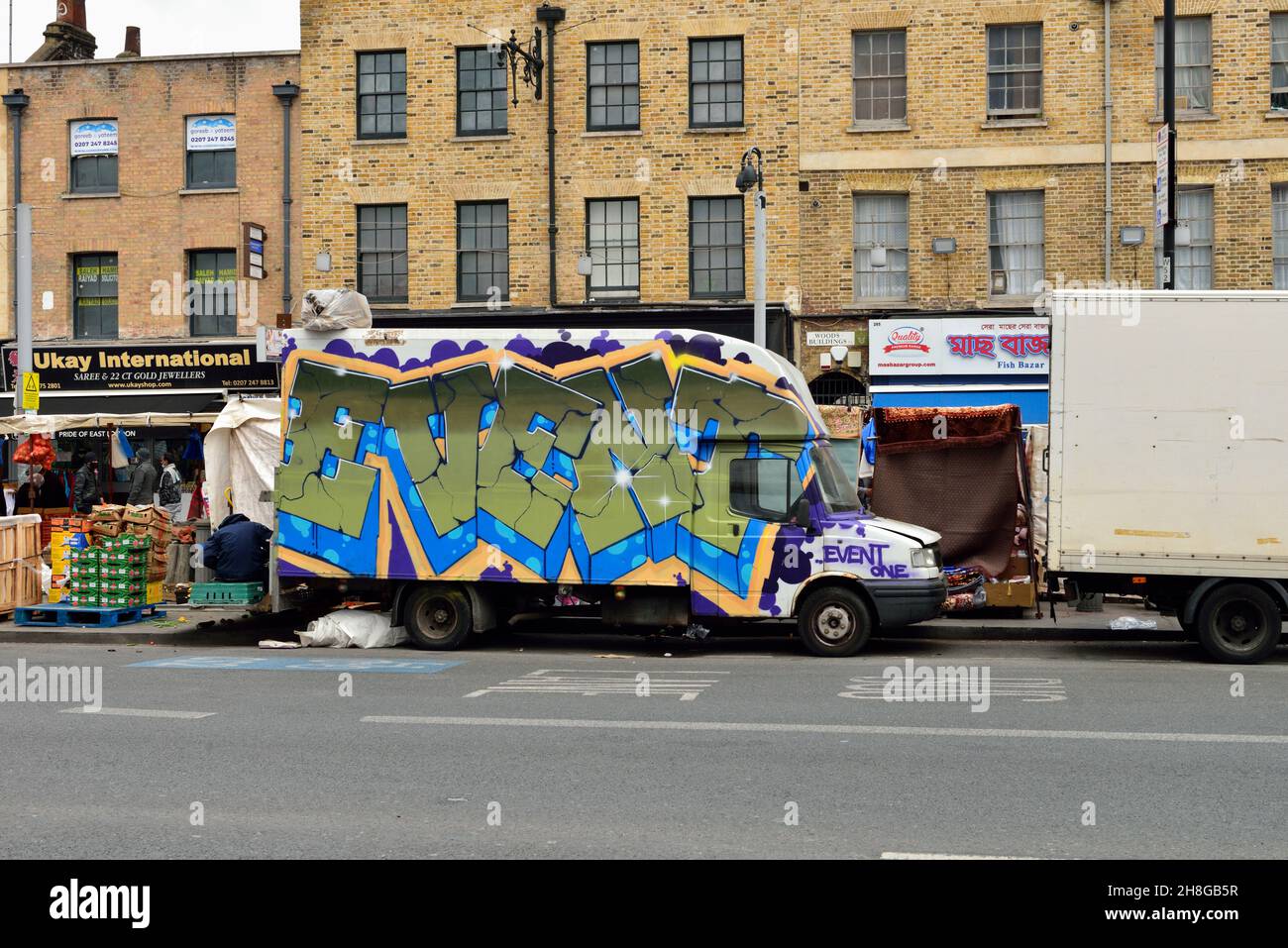 Marché le week-end, Mile End Road, Whitechapel, Stepney, East London,Royaume-Uni Banque D'Images