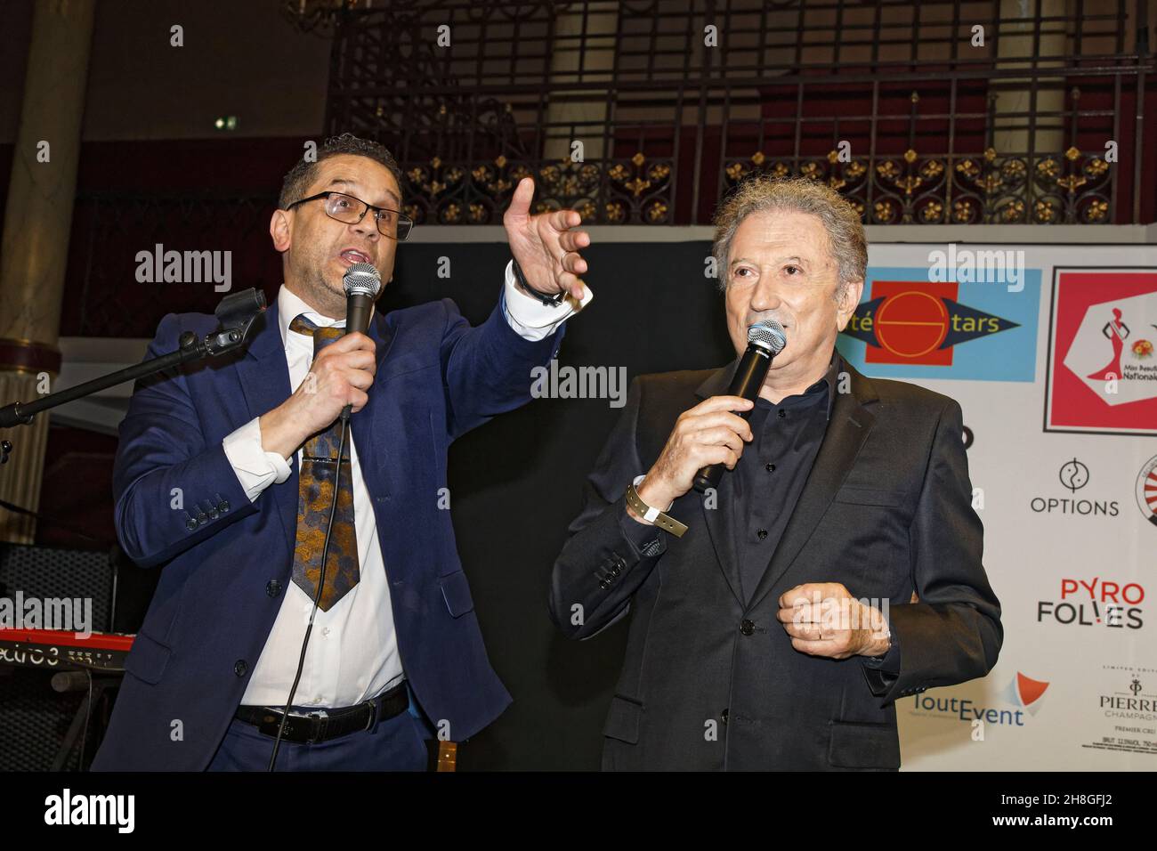 Paris, France.28 novembre 2021.2ème cérémonie de l'étoile d'or lors du dîner de gala célébrant le 23ème anniversaire de l'association CiteStars. Banque D'Images