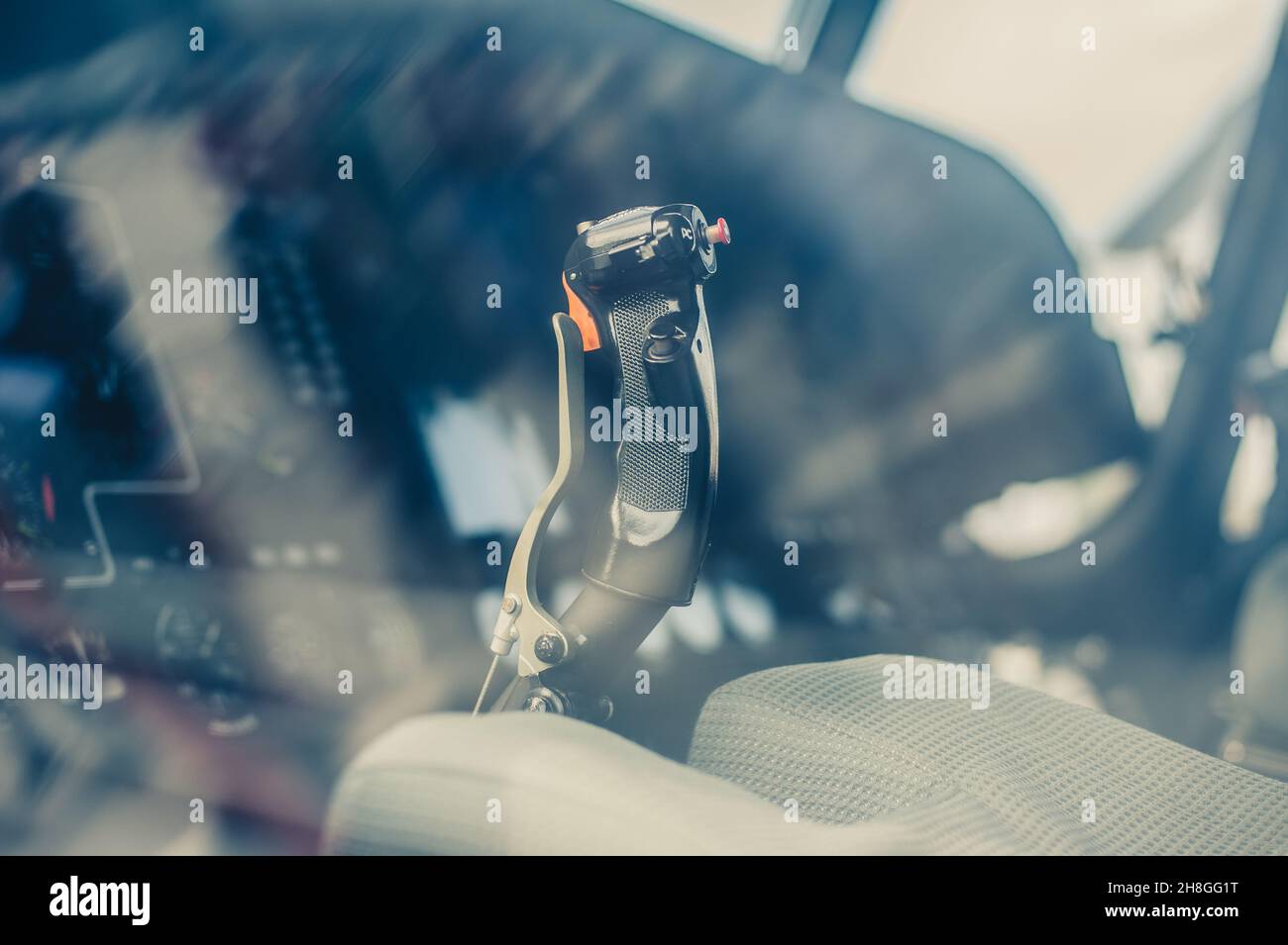 Bâton de commande d'hélicoptère dans le cockpit Banque D'Images
