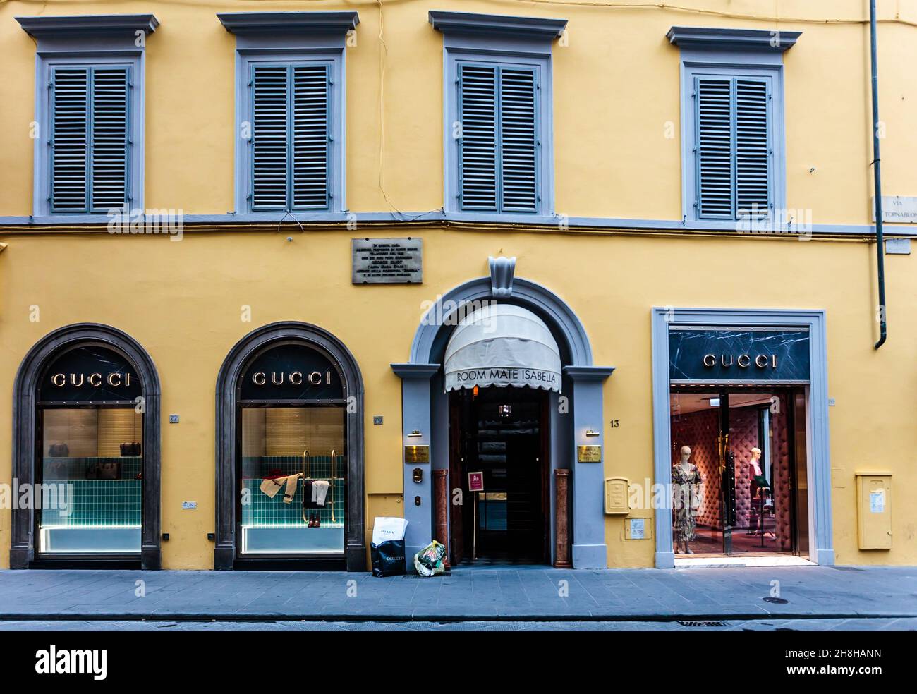 Boutique de luxe Gucci et hôtel Room Mate dans la via Tornabuoni.Florence.Italie. Banque D'Images