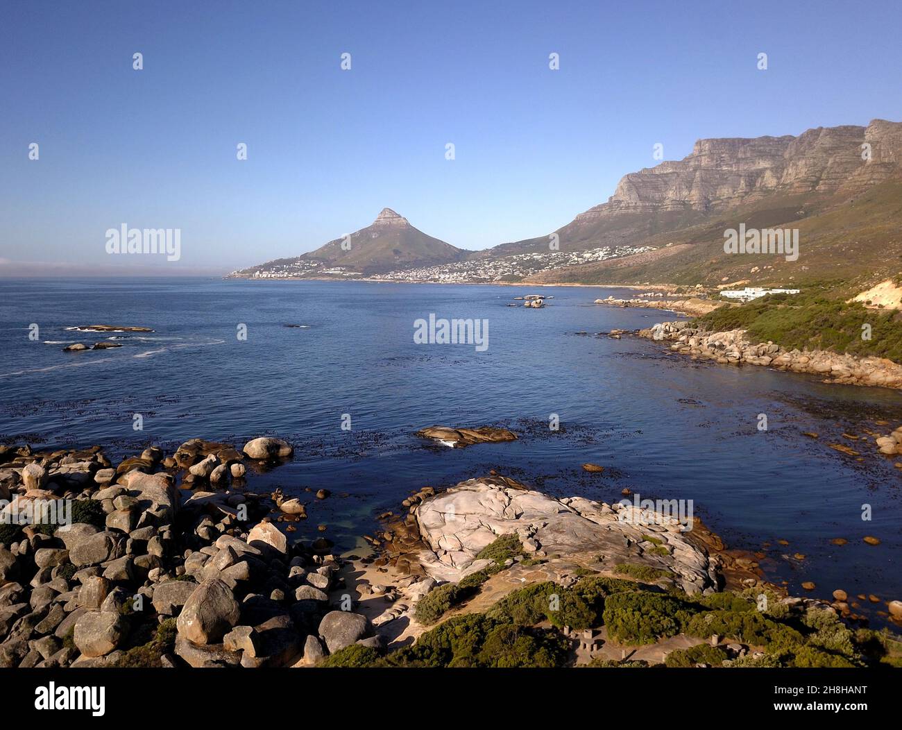 Vue aérienne sur la mer à Oudekraal jusqu'au Cap, Afrique du Sud Banque D'Images