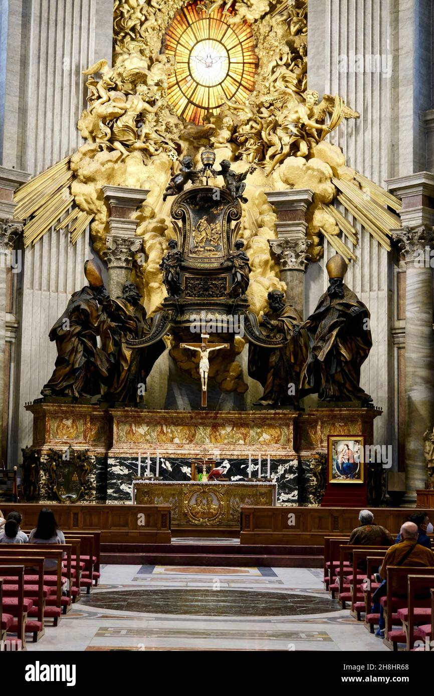 Italie, Latium, Rome, Cité du Vatican classée au patrimoine mondial de l'UNESCO, place Saint-Pierre, Basilique Saint-Pierre de Rome (Basilique Saint-Pierre), chaire de Saint-Pierre construite par Bernini Banque D'Images