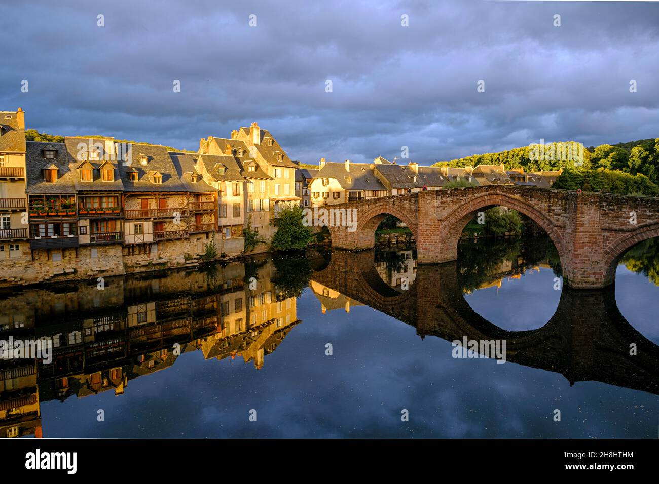 France, Aveyron, Espalion, le Vieux Pont sur le Lot, ancien territoire de Tanner Banque D'Images