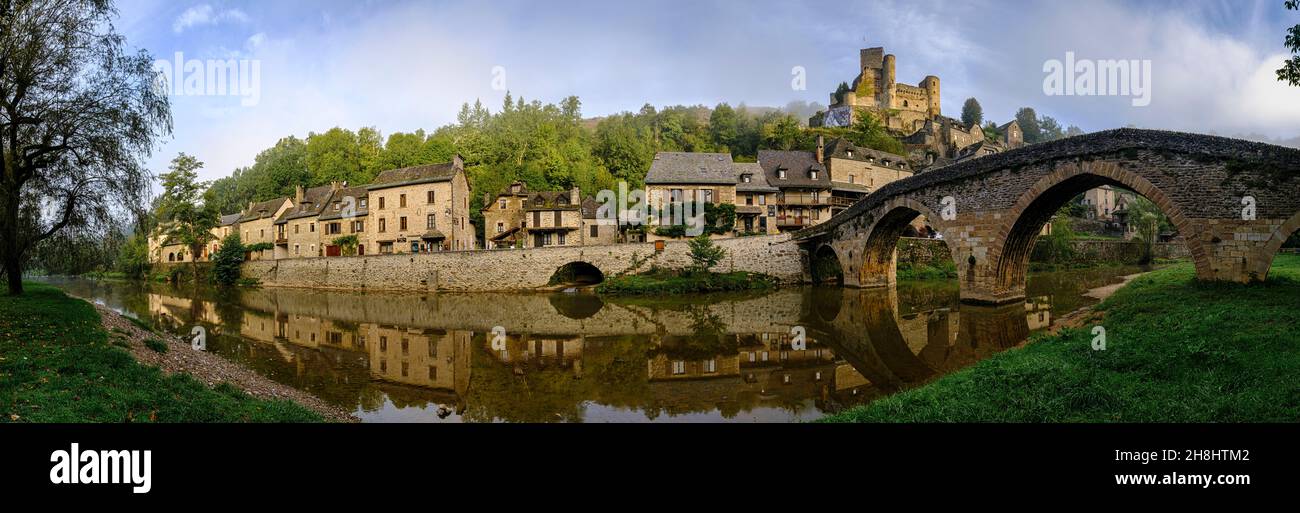 France, Aveyron, Belcastel, labellisé l'un des plus beaux villages de France, château, 10 ème siècle, chef-d'œuvre de Hera et Herakut, duo d'artistes allemands Banque D'Images