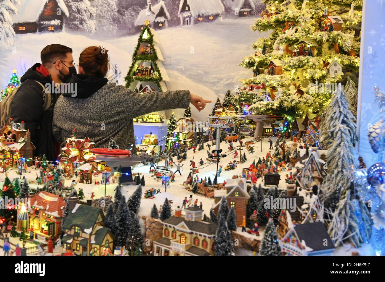 TURIN, ITALIE - 02 novembre 2021 : figurines de fête réalistes au magasin temporaire traditionnel, Turin, Italie ; 2 novembre 2021 Banque D'Images